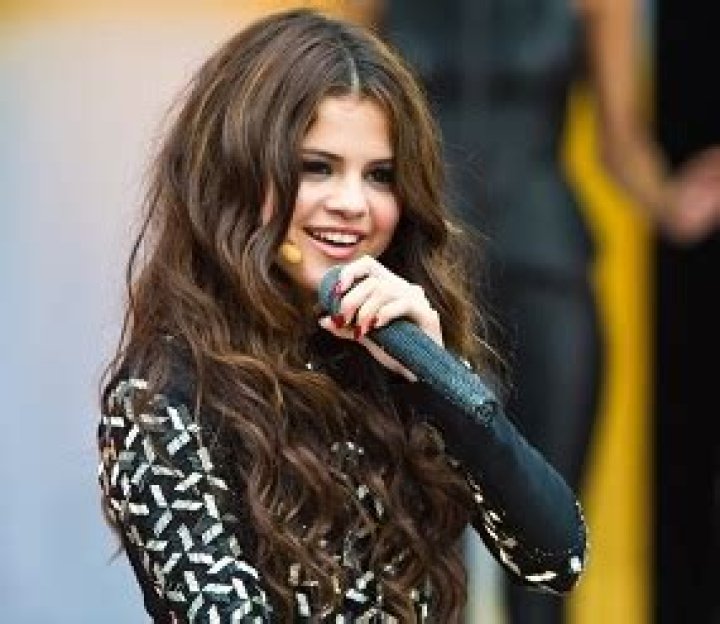 Hire The Best Selena Gomez Manager: Expert Guidance For Your Career
