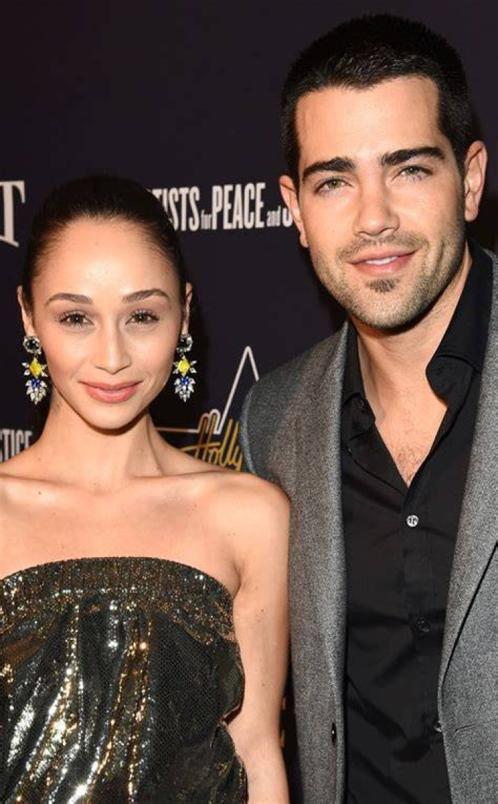 Jesse Metcalfe and Longtime Girlfriend Cara Santana Are Engaged E! News