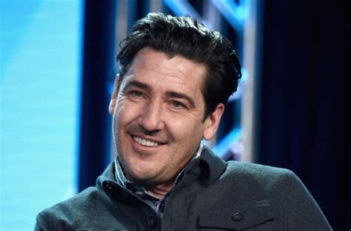 Jonathan Knight Recalls Pressure to Stay Closeted During NKOTB Heyday