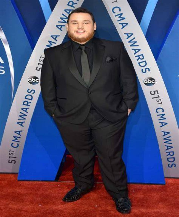 Luke Combs Birthday Real Name Age Height Famed Direct vrogue.co