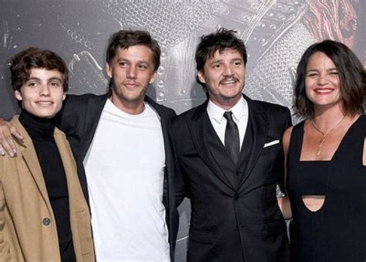 Pedro Pascal Wiki, Biography, Family, Age, Girlfriend, Wife, Religion, Net Worth, Salary