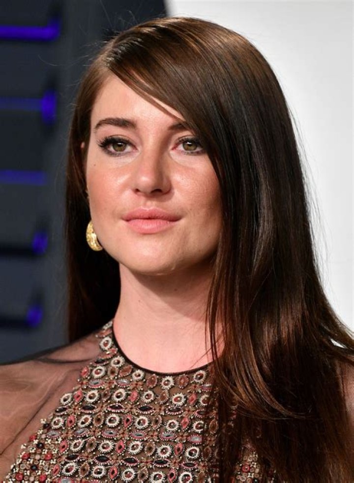 Shailene Woodley's Mother Lori Enters the Aaron Rodgers Packers Drama