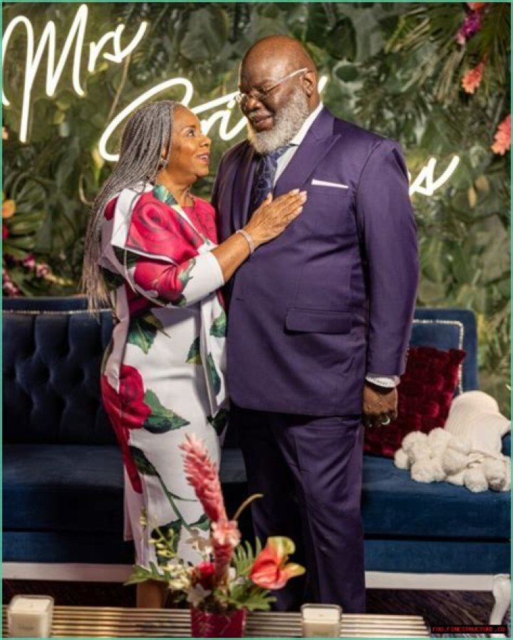 T.D. Jakes Speaks on Divorce, Tells Parents To Stop AM 1310