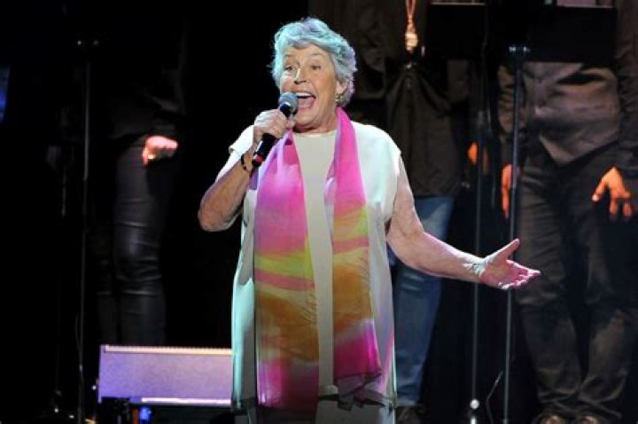 Who are Helen Reddy's exhusbands and did she have children?