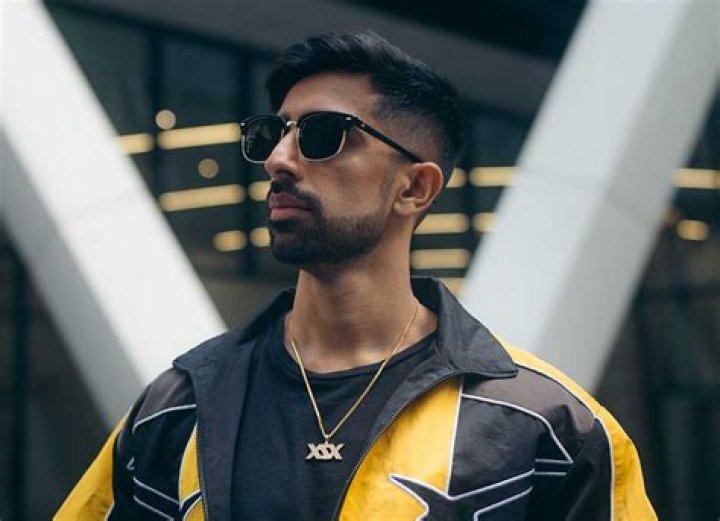 Who is Vikkstar's girlfriend? Get to know his fiancee Ellie Harlow